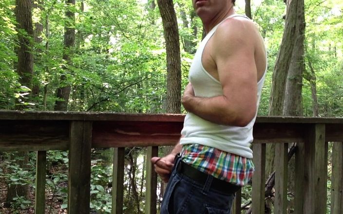 TJenner: Laag buiten doorzakken en zich aftrekken in het bos met...