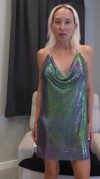 Puszczalska klubowa dziewczyna daje pracę stóp, dostaje creampie - footmaiden E06 - MILF Stella