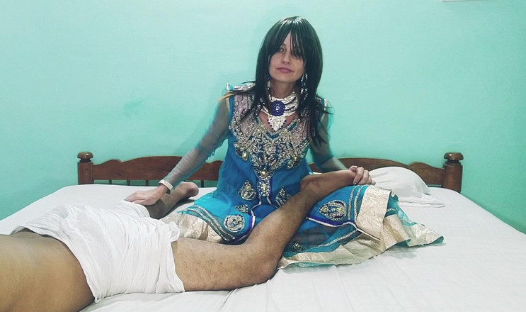 Bolly Karma: Áspero luxúria primeira interação sexual