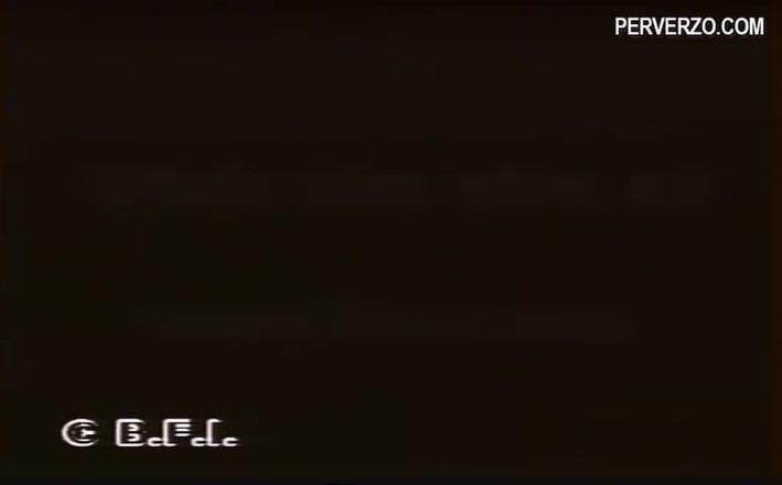 Battle of the asses and pussies: 巨大なおっぱいを持つ女性が2人の黒人男性によって輪姦される