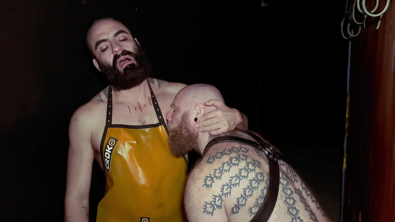 The Bearded Master: Gloryhole Fun. Bearded Master Fucking Fellball