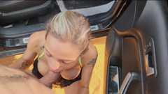 Hanna_fallow: Na cestě na farmu zastavil auto a šukal mi pusu, dokud...