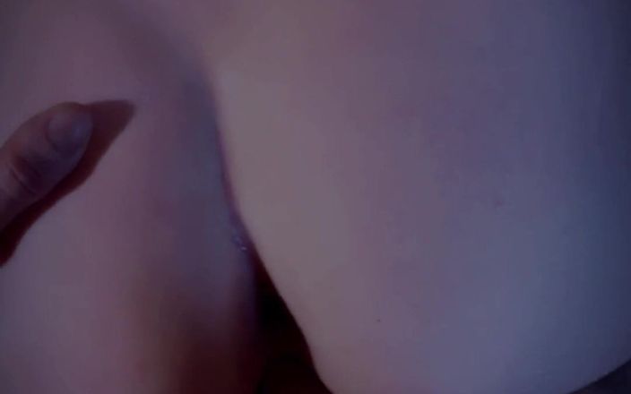 SweetAndFlow: POV: Das Geburtstagskind auf der Party in der Nähe der...