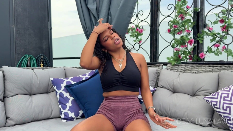 Goddess Luna Law: Joi Selepas Senaman Kaki Stinky