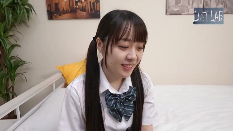 Lust lab: De uma garçonete tímida a um brinquedo peituda despertado pelo...