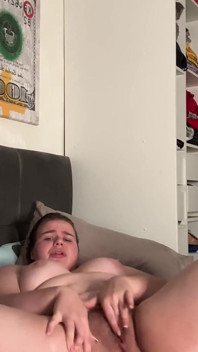 Orgasm! Futându-mi pizda până la orgasm! Vorbe murdare