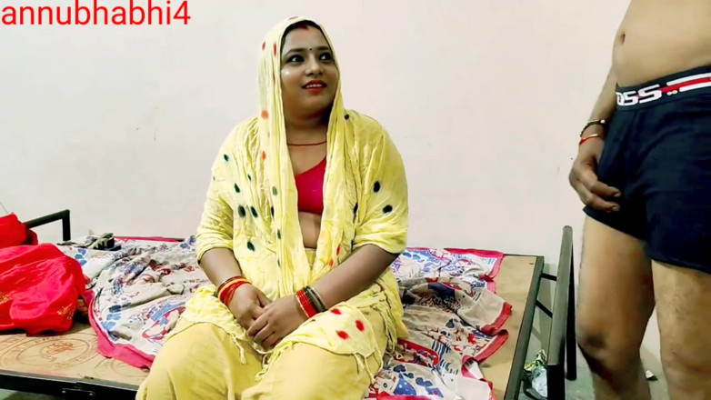 Annubhabhi4: Tante seksi india sama tetangganya sendiri