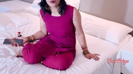 सौतेली बहन Priya सौतेले भाई द्वारा बॉयफ्रेंड के लिए नग्नता करते हुए पकड़ी गई