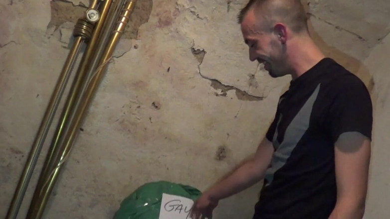 Crunch Boy: Esteban fucked by Tim Cosla in discret basement