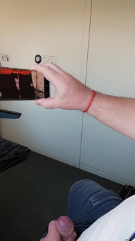 Zeer risicovolle seks in een trein Ik neukte haar in mond, poesje, anaal en.. Dada Deville