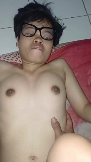 Theresia Nirvana: A 18-year-old Girl Is Having a Hard Time Getting Pregnant