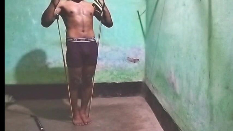 Desi Tits: Prieten homosexual musculos după antrenament cu pula mare porno homosexual