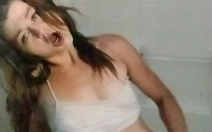 Freakshowsuckerr: Smoke Break Turned Into Pussy Fingering Fun