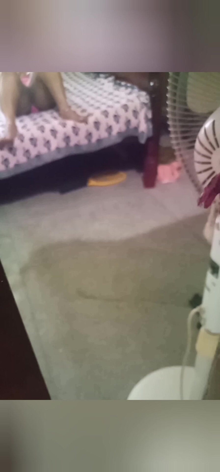 Pickup maami: Cowok pengantar barang ini mengancam pelanggannya