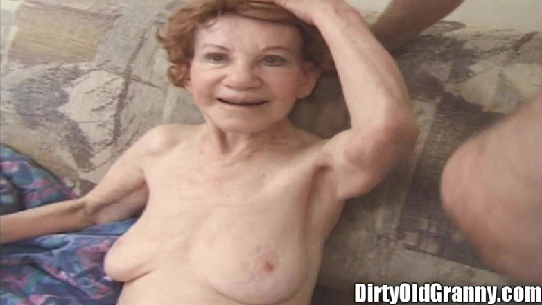 Dirty Old Granny: Sweet Lil Granny Fuck on Couch Dick Stretch Wrinkled Ol...