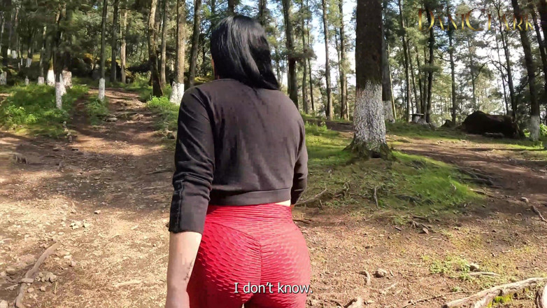 DaniClark: Mengongkek teman wanita saya di dalam hutan