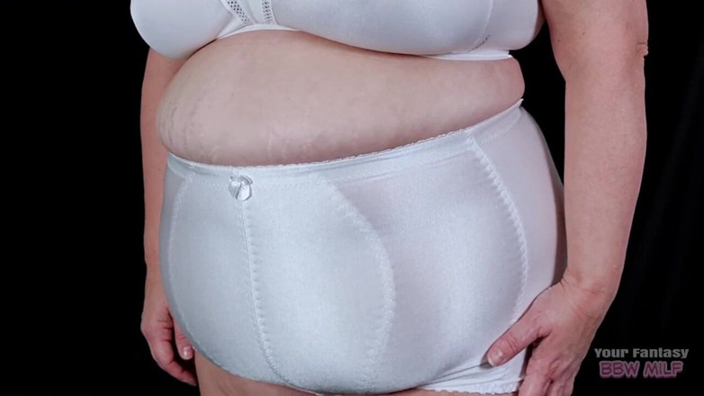BBW_Wife: Seluar dalam nenek retro dan coli - pepek berbulu MILF matang...