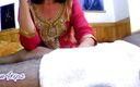 Bolly Karma: Cette femme au foyer salope adore les bites noires