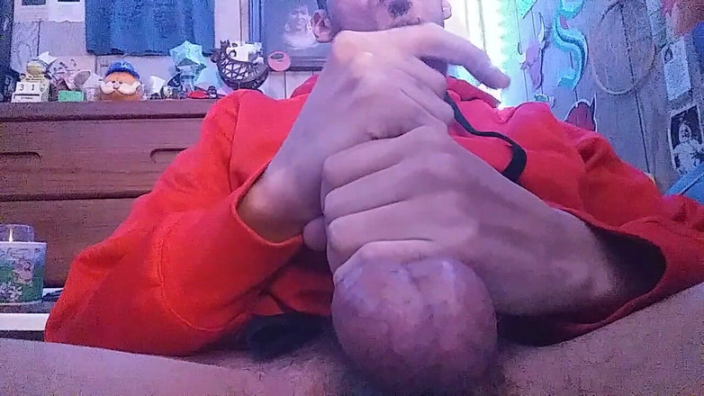 KingSpade: Jovem fica com tesão e ordenha seu pau duro