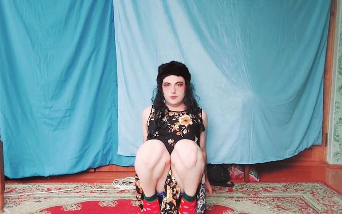 Kitty_Cross: Büyük boşalma. Sevimli ladyboy eller serbest boşalıyor