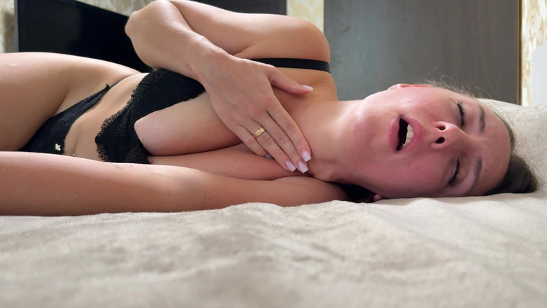 Hottie goddess: Tormento di tosse phlegm