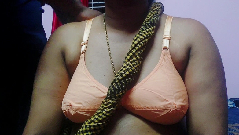 Desi Mohini: Хардкор возбужденной сексуальной бхабхи Mohini с любовником