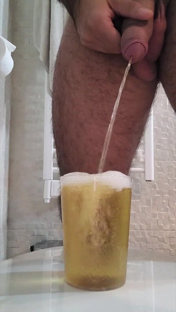 Arab of the Future: Top arabe poilue dominante en tant que barman !