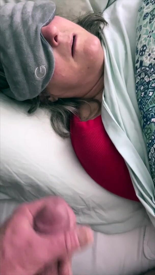 Squirting Senior: Утренний камшот на лицо для жены