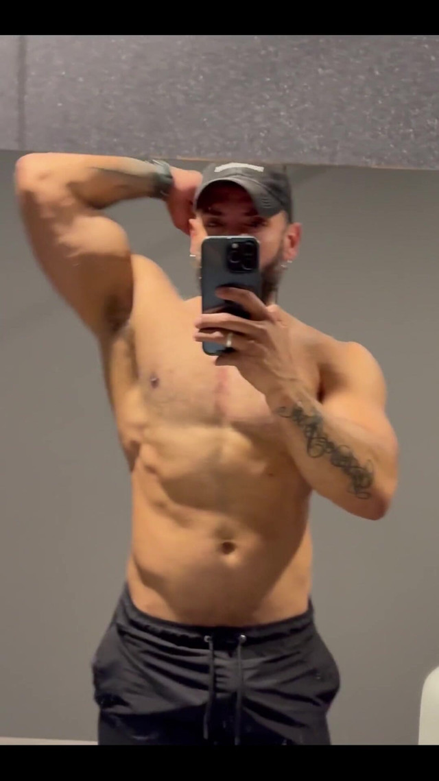 Sniff and Lick (Gianni Gio)