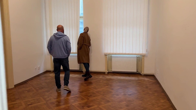 Amateur Homemade Porn: Vollbusige Immobilienmaklerin Hart Gefickt Von Kunden Mit Großem Schwanz