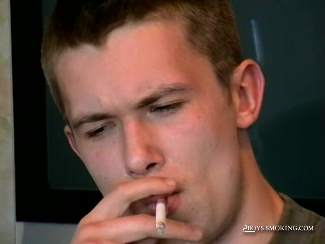 Boys Smoking: Maxim solo smoke