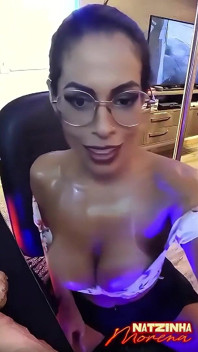 Natzinha Morena All Oiled up: Glowing Skin and Huge Tits Close-up