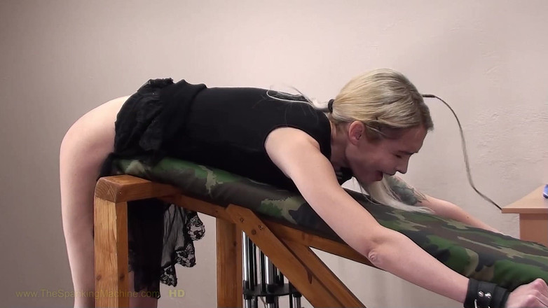 The Spanking Machine: Sissi 8 Mesin pukulan - sebatan pantat