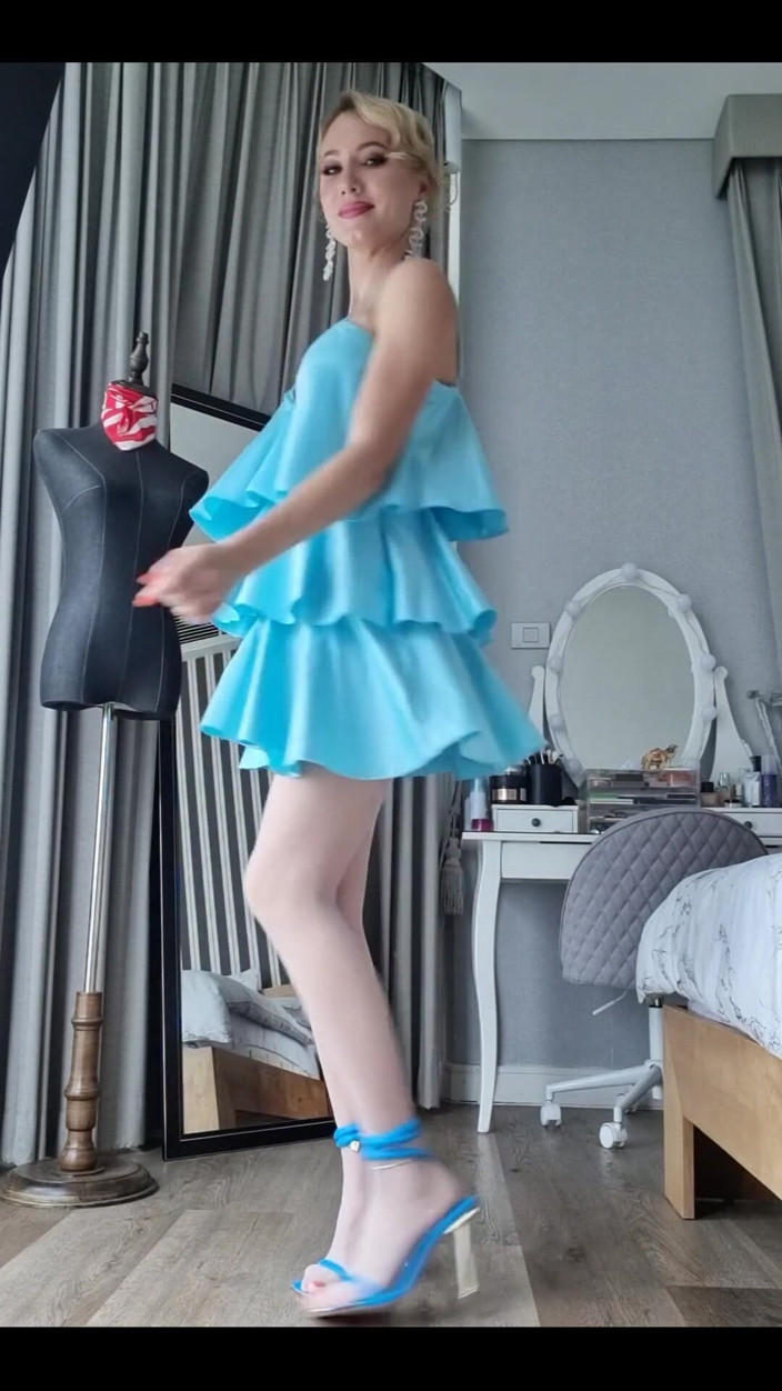 Angel The Dreamgirl: Blue Dress