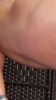 POV foot job com milf musculosa