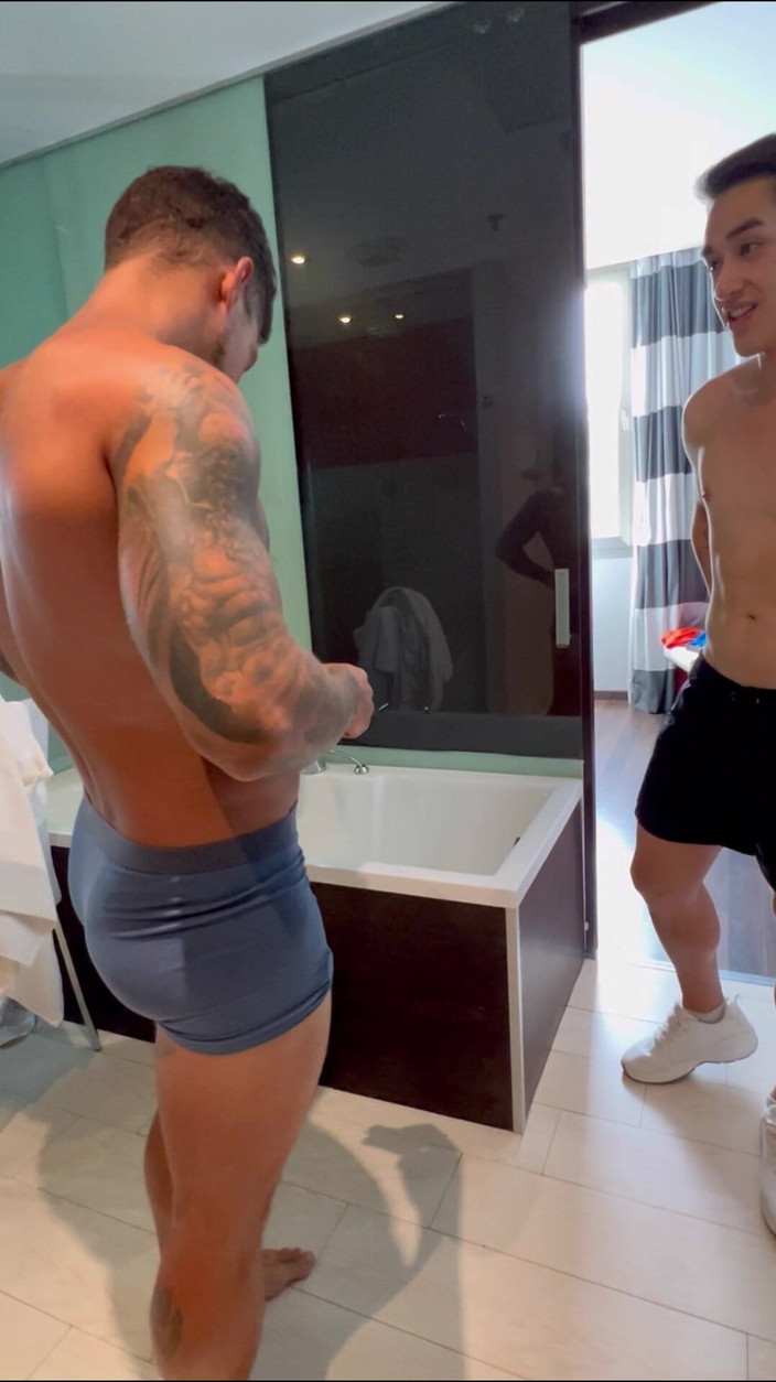 Johnny Hakson: Muscle Hétéro, Insémination De Mon Énorme Cul