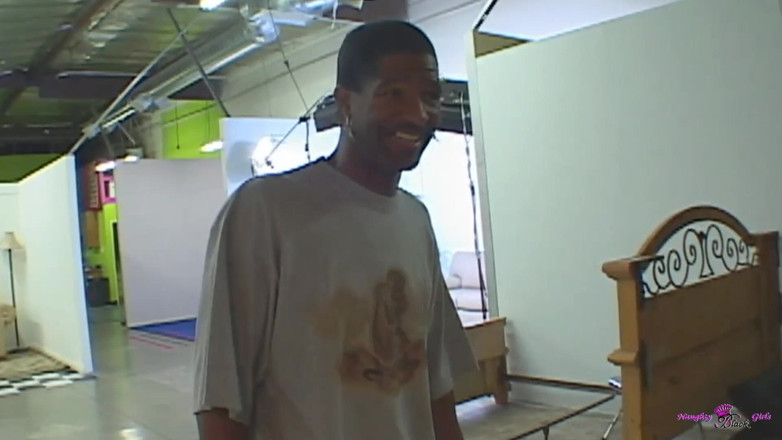 Naughty Black Girls: 거유의 빨간 머리 발정난 창녀가 흑인 대물 자지에 하드코어 따먹히네