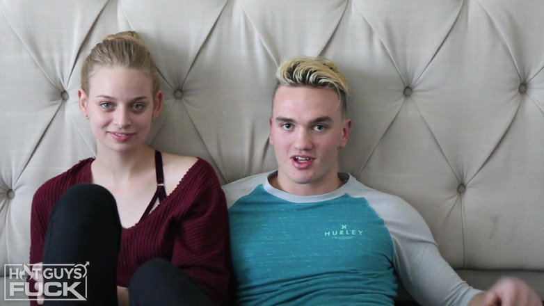 Hot Guys Fuck: Хилли Billy трахает горячую подругу-блондинку из колледжа