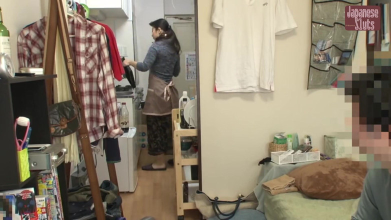 J-Cams: Rental Mature Woman, Age 40 - the Secret Side Her Husband Never...