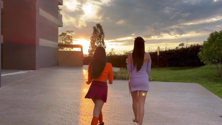 Yenifer Chacon: Daphne e velma catturano il mostro- speciale di halloween