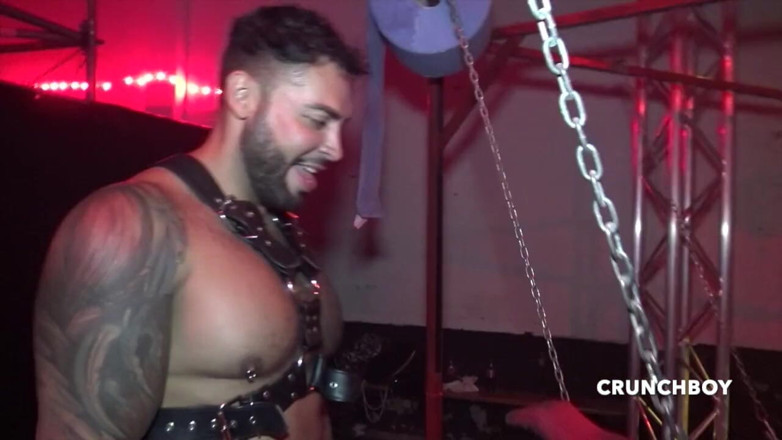 Bareback story at the attack cruising Madrid: O sexy Brett Tyler fodido duro por Viktor Rom
