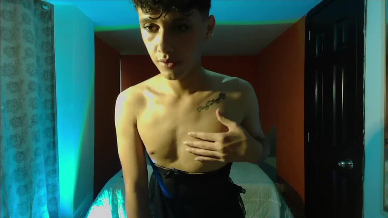 Artesensual: Femboy спокушає тіні бажання