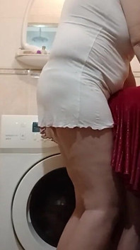 Kiedy mój mąż jest w pracy, pieprzę mojego sąsiada za pomocą paska