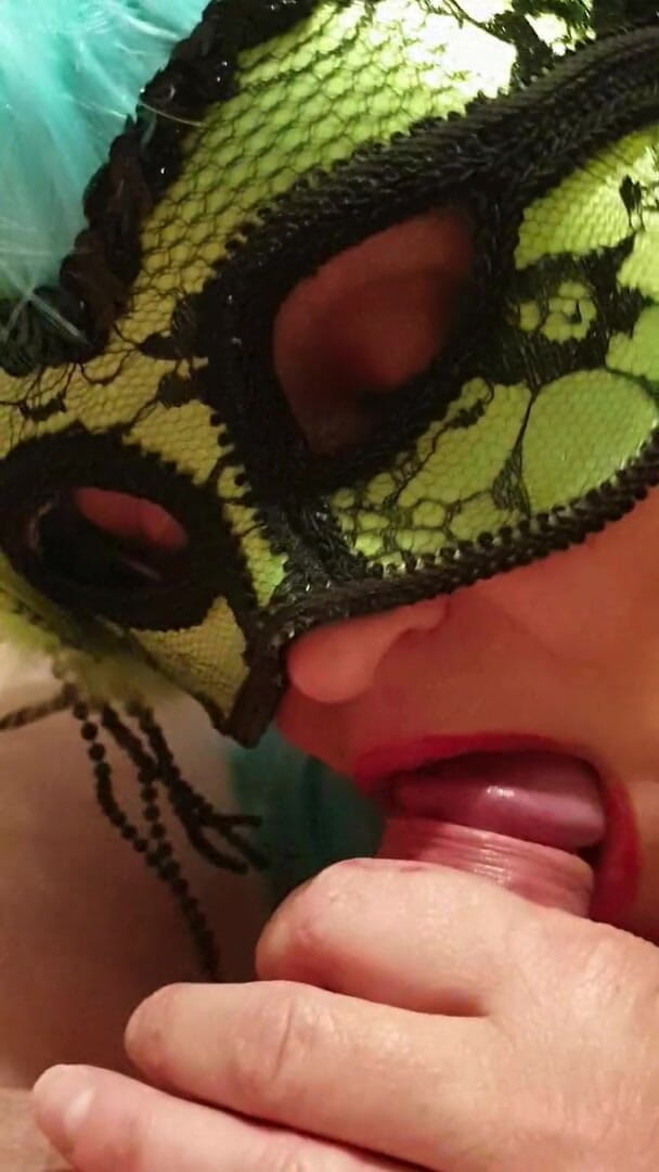 Porn4you413: Засовуючи ділдо, все це кінчає в голову