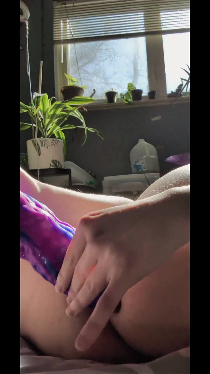 LynnxXx: Sborrata &amp; enorme gape anale con enorme giocattolo!