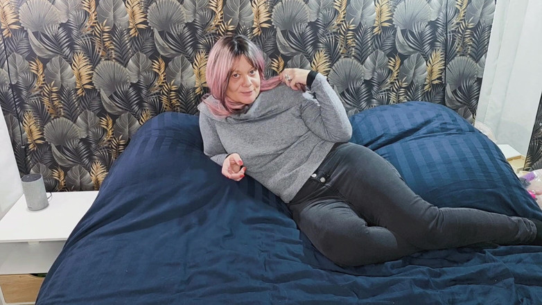 Sofy13: MILF Sexy Ce Gode Et Fait Vibrer Sa Chatte Humide...