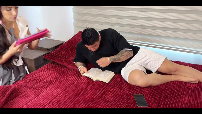 Winter_steph: 팬티 없음! 대학 진학을 도와주는 새아빠의 친구