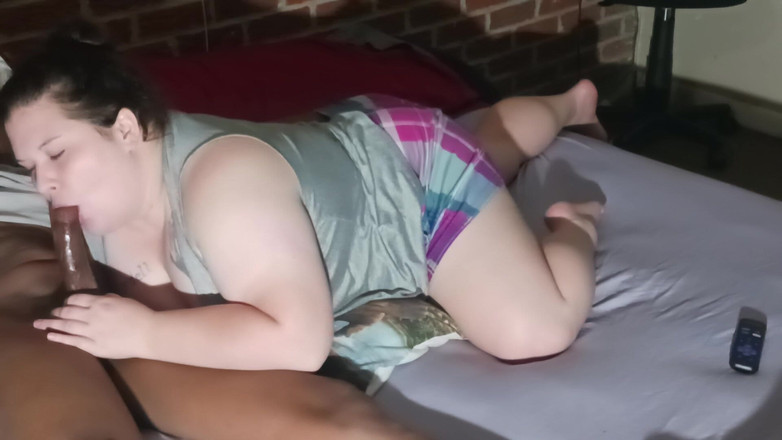 Sloppylynn: Succhia il cazzo del vecchio vuole quella sborrata in gola...