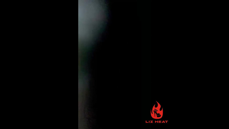 Liz Heat: Soția sexy mare și frumoasă îl lasă pe iubitul ei să se...