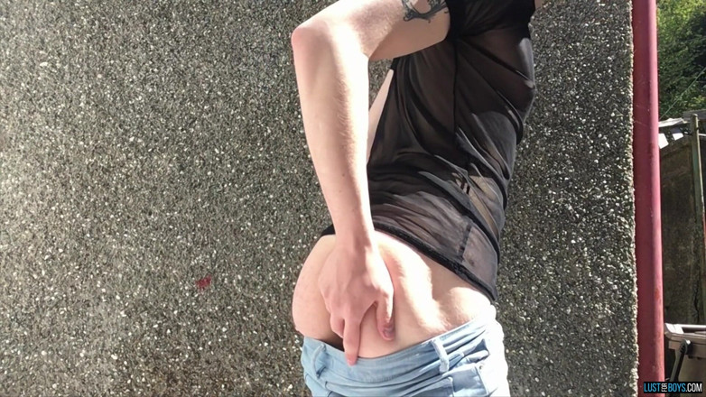 Lust for boys: Leo Loves to Play with Butt Toys